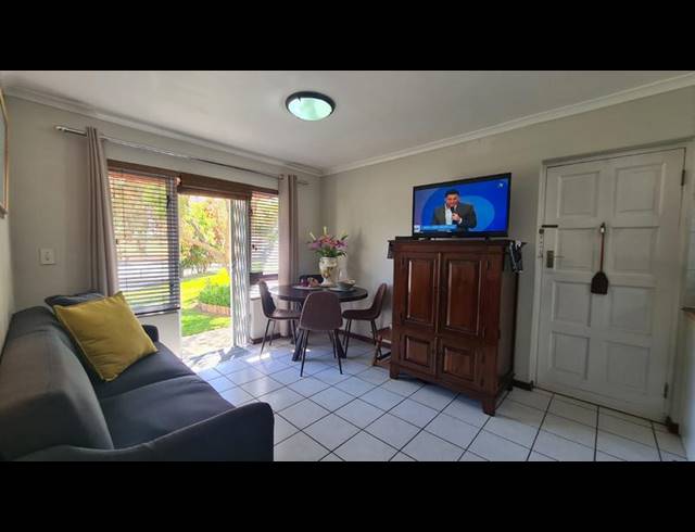 1 BEDROOM PROPERTY TO RENT IN STRAND CENTRAL